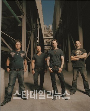 아이언 메이든 포스터