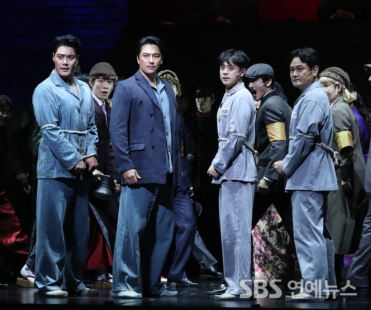 뮤지컬극 포스터